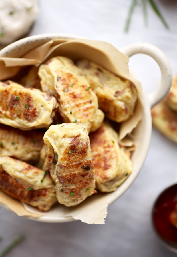 Appetizers for Oscar Night: Baked Herb and Garlic Tater Tots Recipe