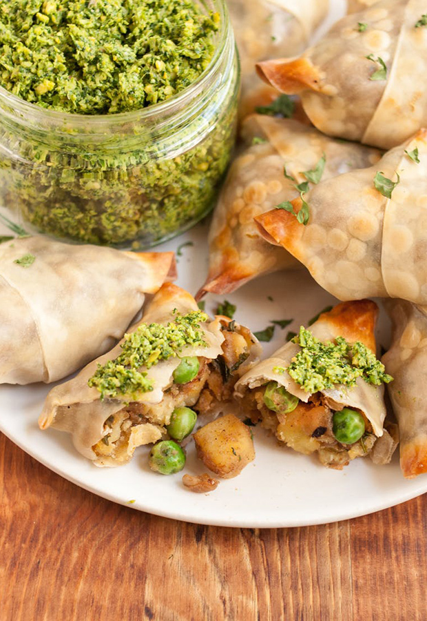 Movie-Inspired Appetizers for Oscar Night: Crispy Baked Samosas With Potatoes and Peas Recipe