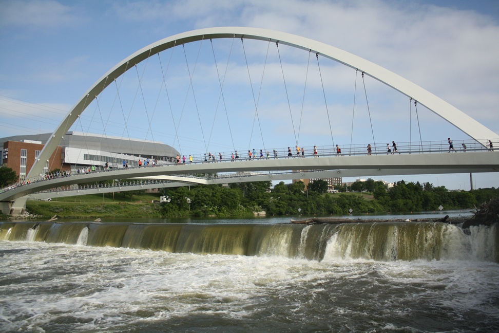 The 50 Best Half-Marathons in the U.S. - Dam to Dam Half Marathon in Des Moines, Iowa